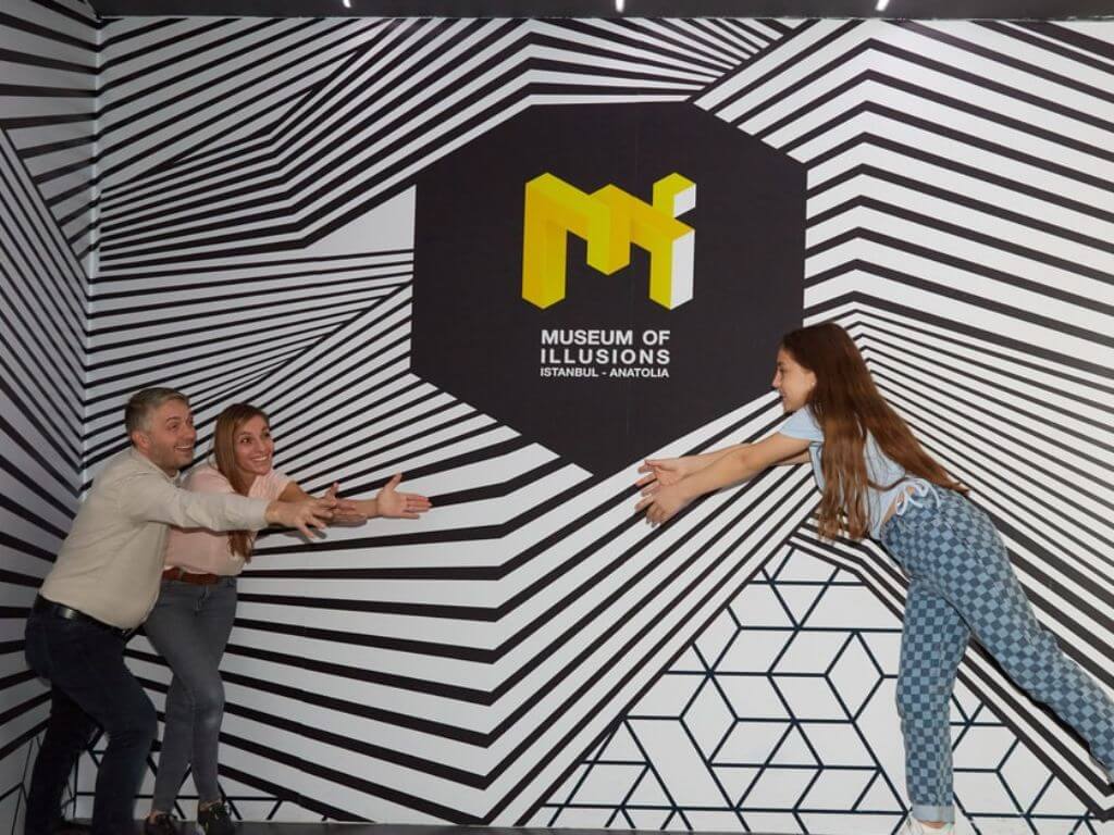 Mind-Bending Fun: Museum of Illusions Istanbul Entry Ticket